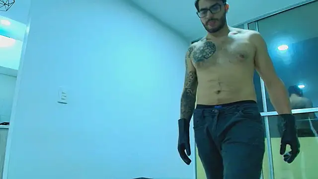 thomas_gun's Live XXX Chat