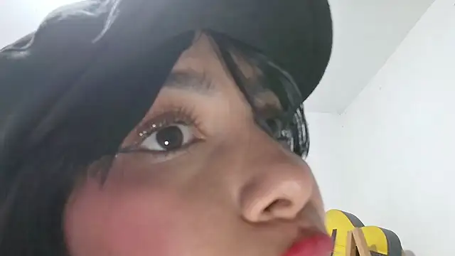 XXX chat uživo modela chirlleyy