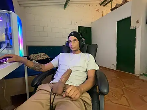 Živý XXX chat Max_TheHorseDick