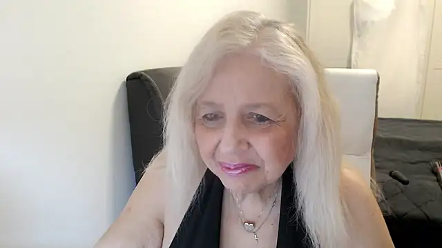 SusiLifeXXX's Live Chat Room