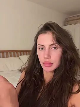 MilaRenee webcam show