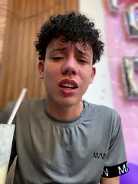 Pokazy przed kamerką – yoursexyjose