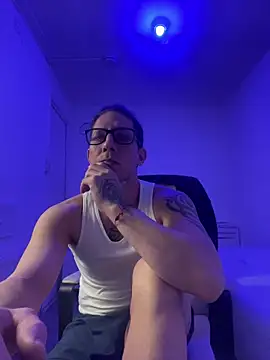 TitanNoirn Live XXX chat