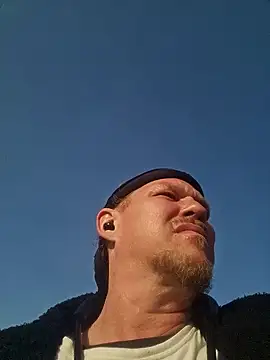 Pertunjukan Kamera Web yourMasterisBored