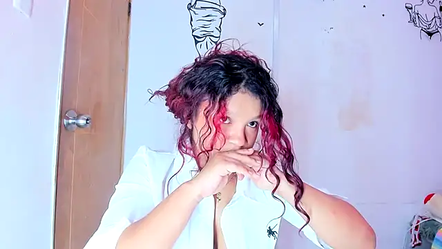 Emily_Coper18: онлайн-секс-чат