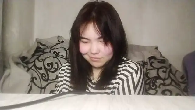 MollyAsian: онлайн-секс-чат