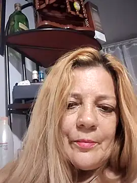 karlaanqui1 élő XXX-chatje