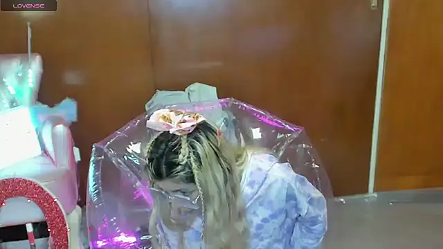 Skinygirl's Webcam Show