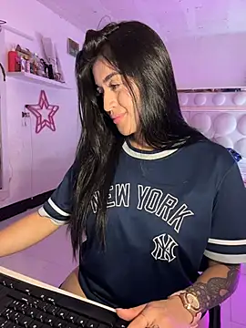 lucianaroy Chat XXX in diretta