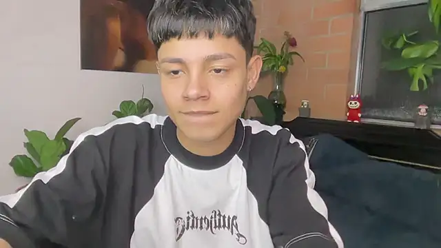 Онлайн чат XXX Andy_Belier23