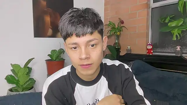 Andy_Belier23 网络视讯表演