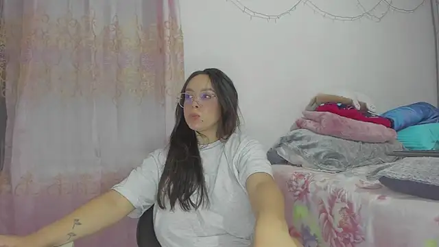 HARLEYNAPIER élő XXX-chatje