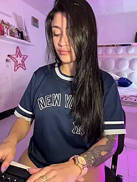 lucianaroy's Live XXX Chat