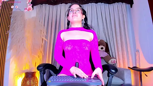 alejagarcia_ Adlı Modelin Canlı XXX Sohbeti