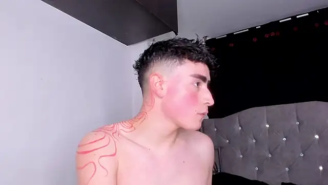 Chat XXX en directo de naughtysalomon__