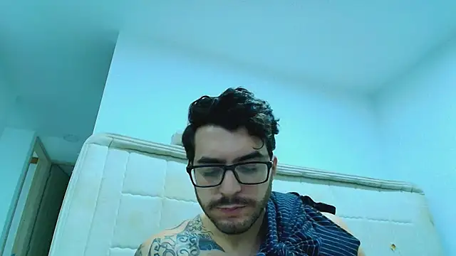 thomas_gun's Live XXX Chat