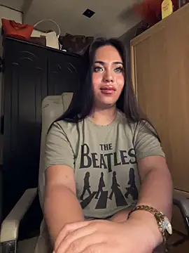 Онлайн чат XXX BigDominaMia