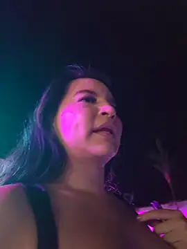 Pretty_Julieta লাইভ XXX চ্যাট