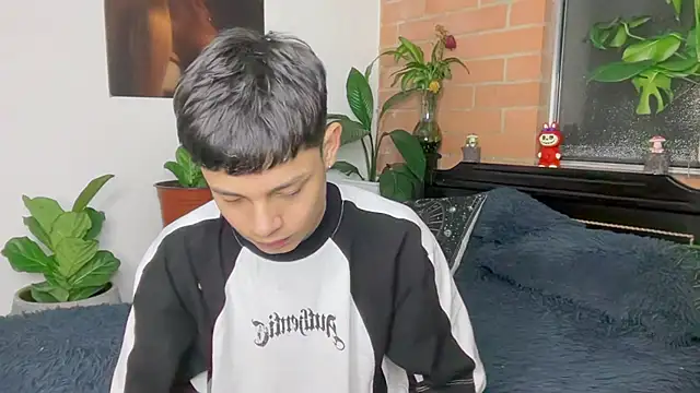 Andy_Belier23 即時 XXX 聊天