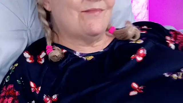 Chat +18 de Kaitlyn_Winters ao vivo