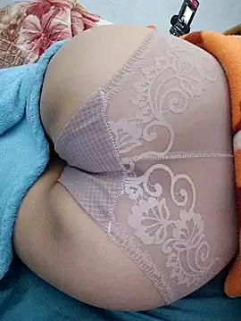 Haralushiaaa Show in webcam