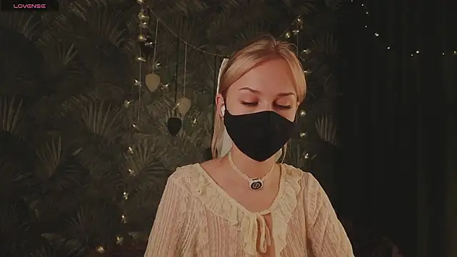 EternalOphelia élő XXX-chatje