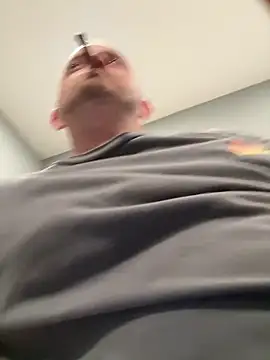 Enjoyedmine: онлайн-секс-чат