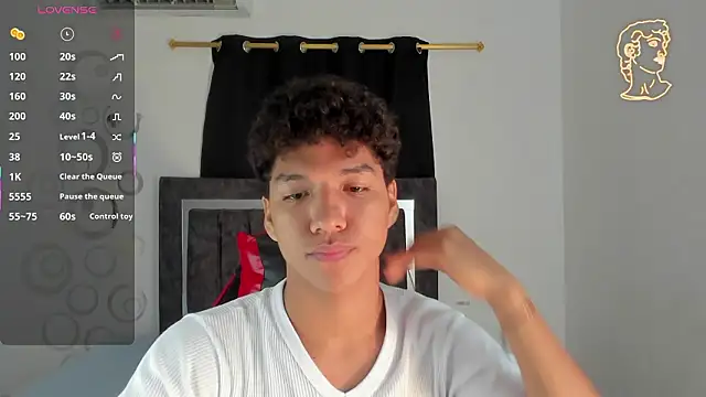 Maximiliano_Khalil Live XXX-Chat