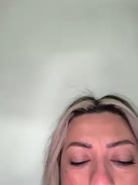 Chat +18 de NinaRicci1518 ao vivo