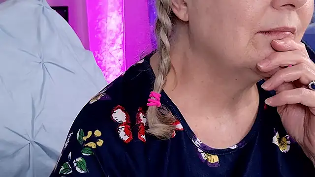 دردشة Kaitlyn_Winters الجنسية المباشرة