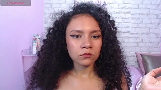 Little18Doll: онлайн-секс-чат