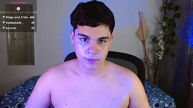 Chat +18 de eithan_jonnes ao vivo