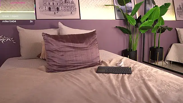 ElleDiane's Live XXX Chat