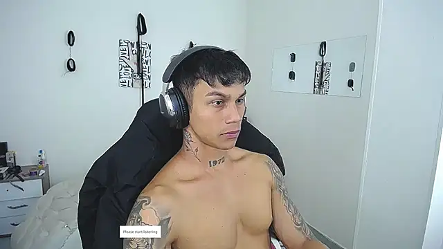 XXX chat uživo modela Leonard_Price
