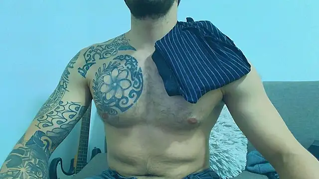 Chat +18 de thomas_gun ao vivo