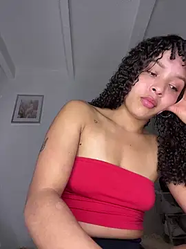 Yasmin777_ Chat XXX live