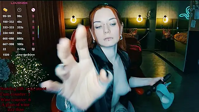 MaxPhoenixxのライブXXXチャット