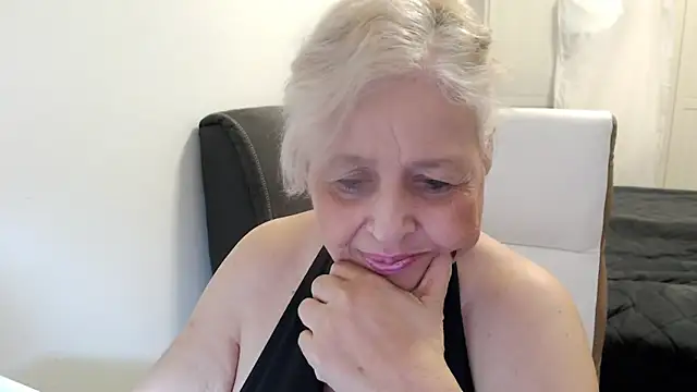 SusiLifeXXX live XXX chat