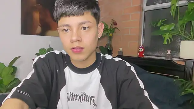 Andy_Belier23 élő XXX-chatje