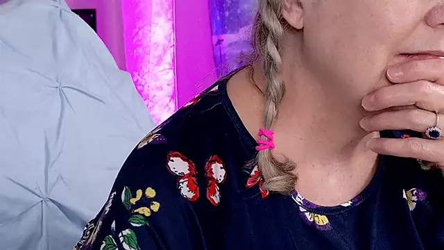 Kaitlyn_Winters: вебкам-шоу