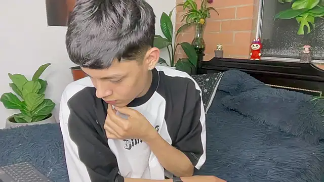 Andy_Belier23's Live XXX Chat