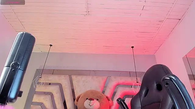 AngelineHeet 即時 XXX 聊天