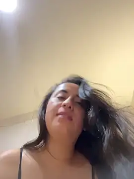 Antonella_Julieta Adlı Modelin Canlı XXX Sohbeti