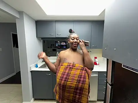 Cherishcherrysha: διαδικτυακό σόου στην κάμερα