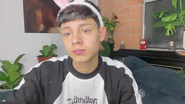 Andy_Belier23 Live XXX-Chat