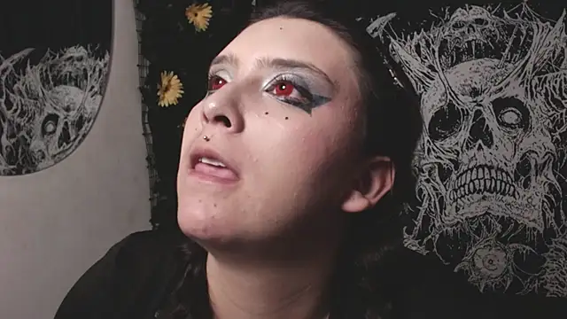 mikaskullcs Chat XXX live