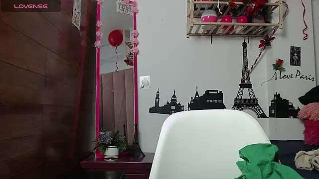 petite_coralのライブXXXチャット