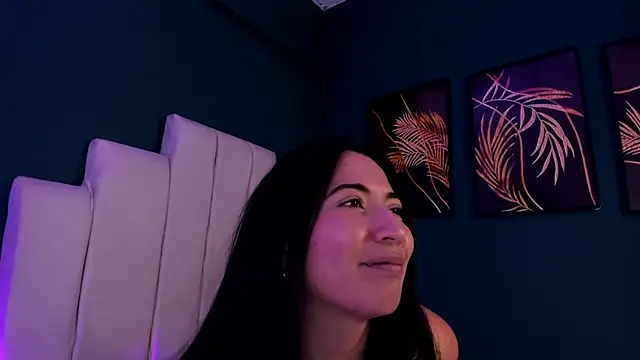 แชท XXX สดของ Adrienne__