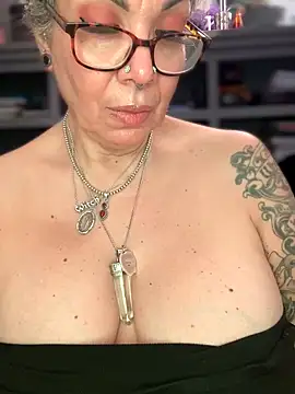 dieseldame1313 élő XXX-chatje