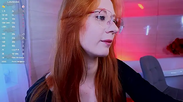 WICKEDEMBER live XXX chat